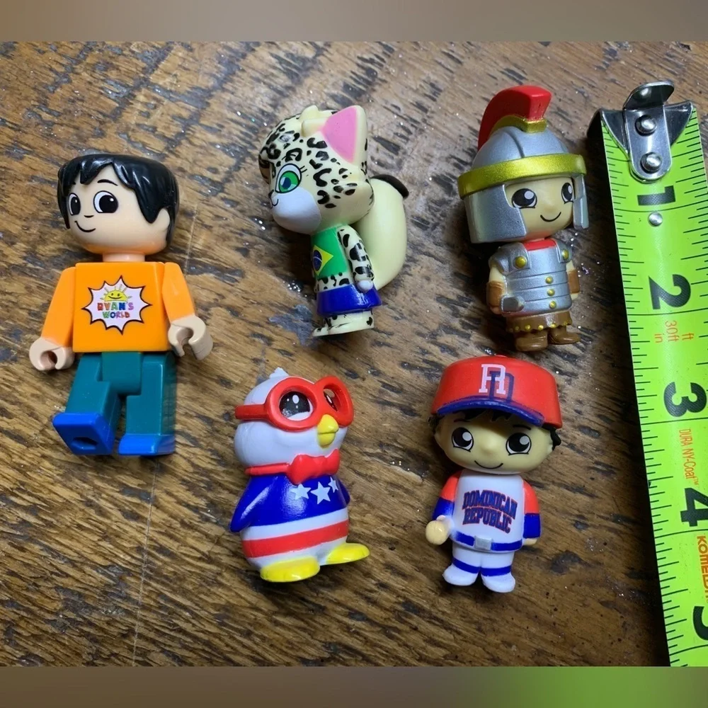 5 Ryans World Figures Toys Peck, Dominican Republic, Brazil Cheetah, Knight